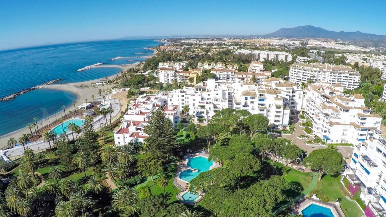 Apartamento Playas Del Duque - Puerto Banus - Marbellaアパートメント エクステリア 写真